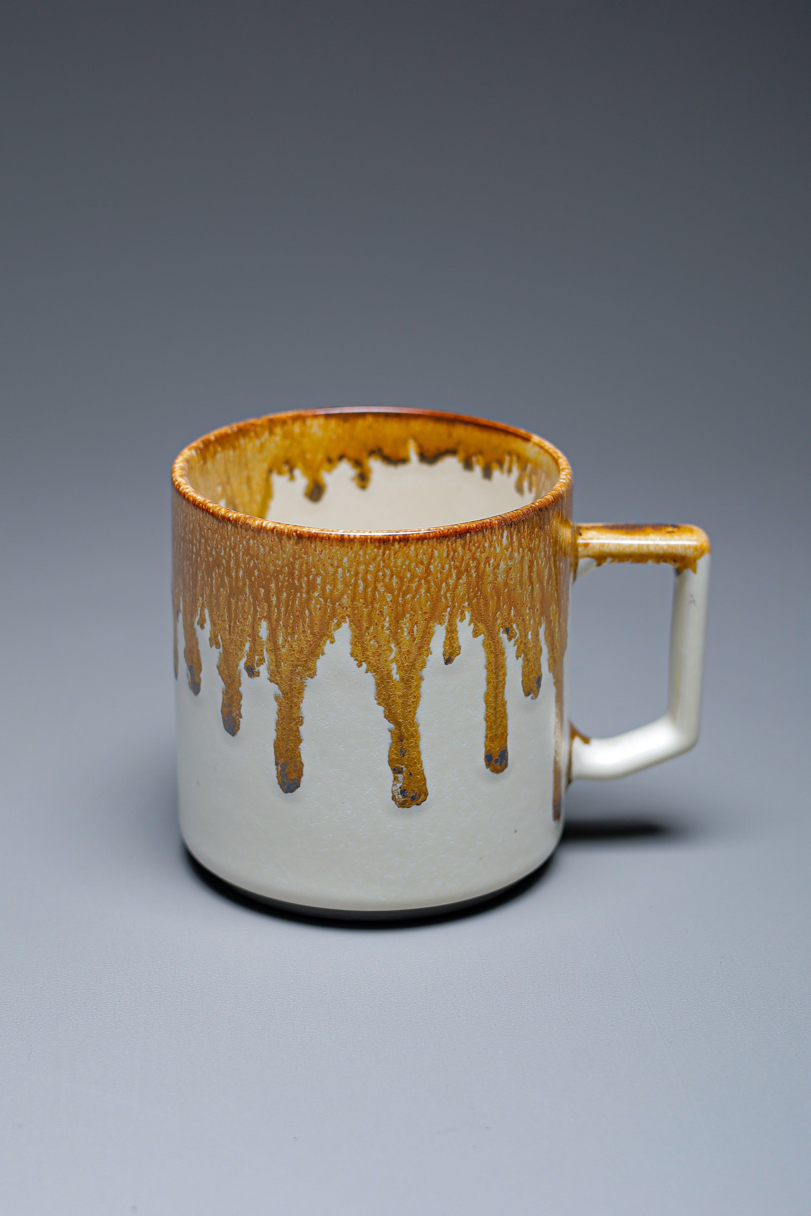G-E-N stackable mug -melty brown-