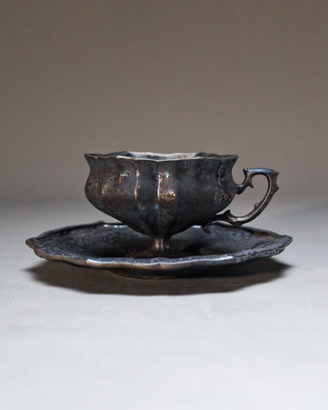 flora cup & saucer -黒煌-